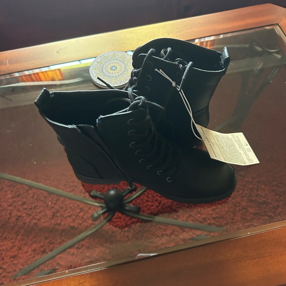 Amazon Essentials 7 1/2 Black Ankle Boots NWT